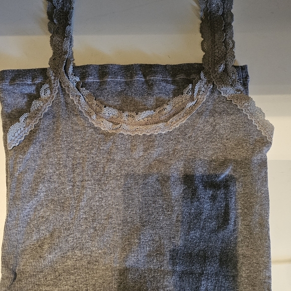 Hollister Gray Sleeveless Tank Top - Picture 5 of 6